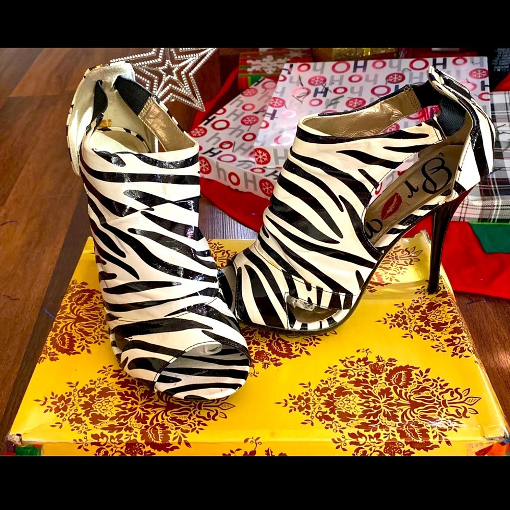 Zebra print open side and toe sandals